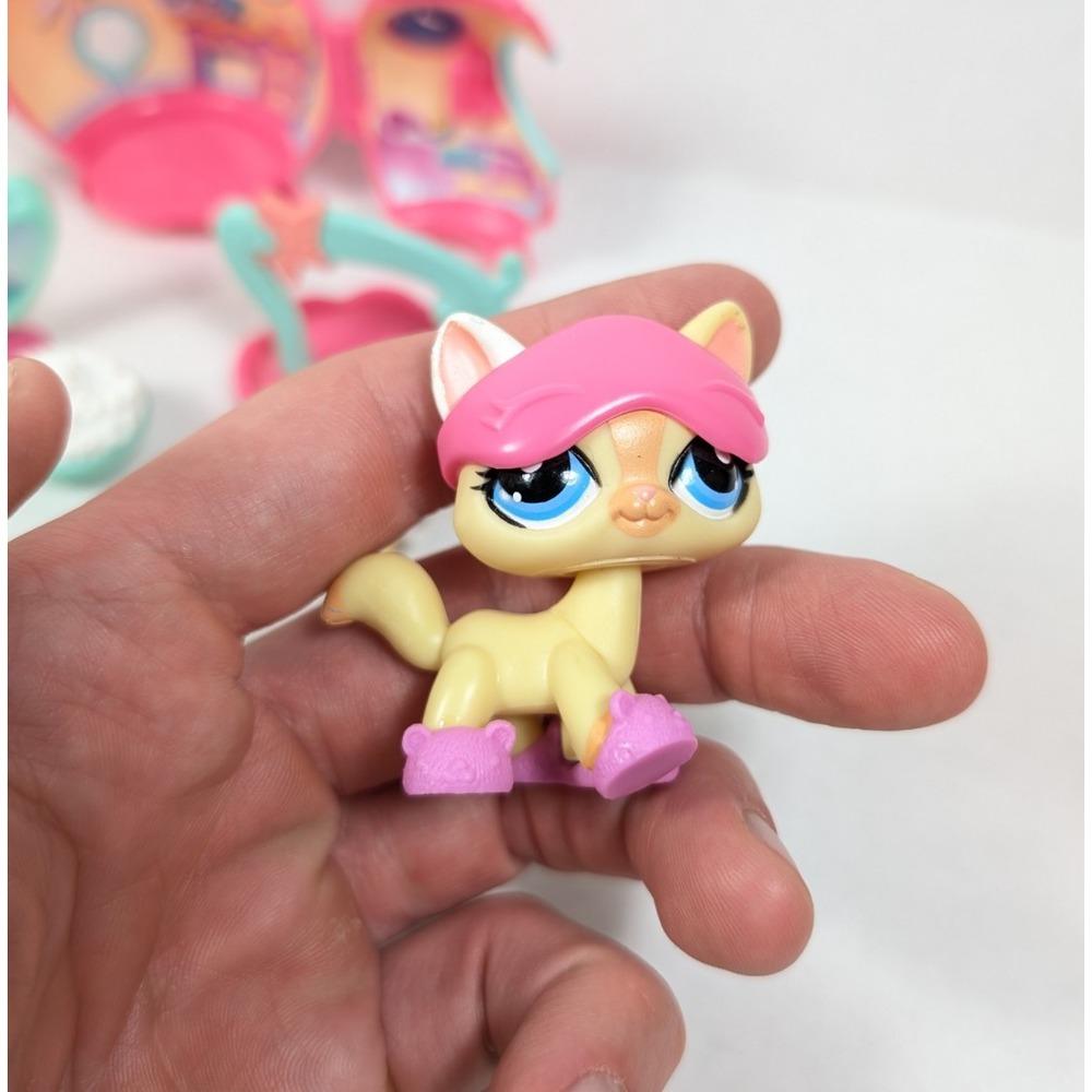 Littlest Pet Shop Snooze n Slumber Cat #1546 Playset Nearly Complete LPS Hasbro - Picture 2 of 7